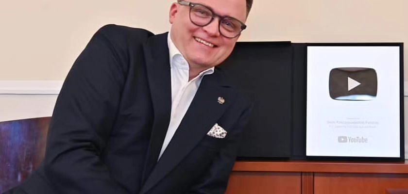 hołownia, przycisk