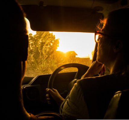 100 km jechali z martwym synem