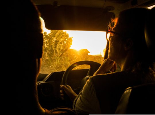 100 km jechali z martwym synem