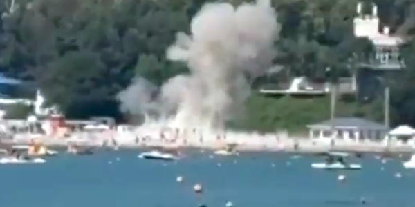 dron na plaży