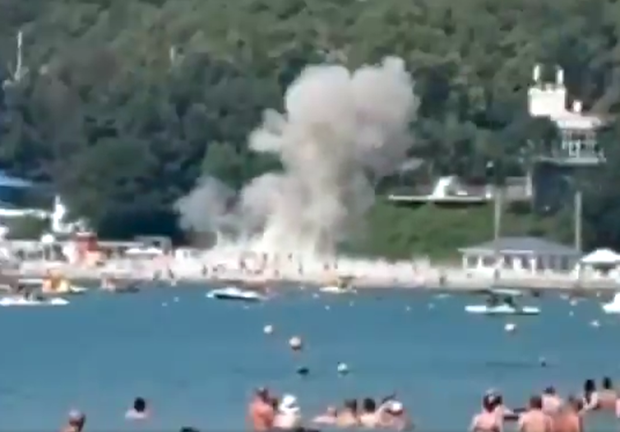 dron na plaży
