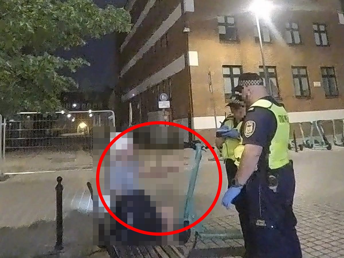 jechał bez majtek na hulajnodze