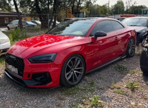 czerwone Audi