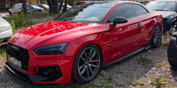 czerwone Audi