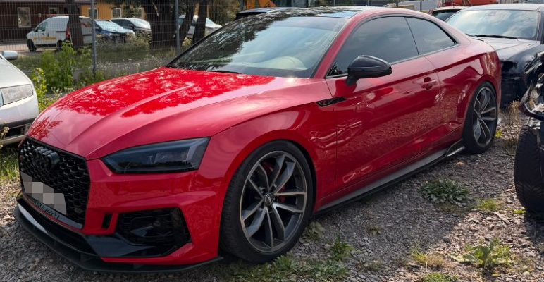 czerwone Audi