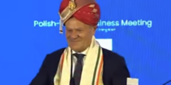 donald tusk w turbanie