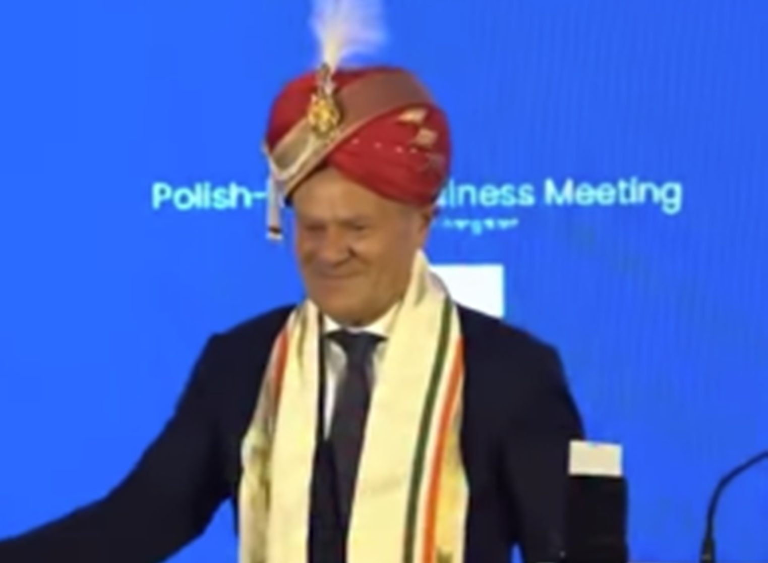 donald tusk w turbanie